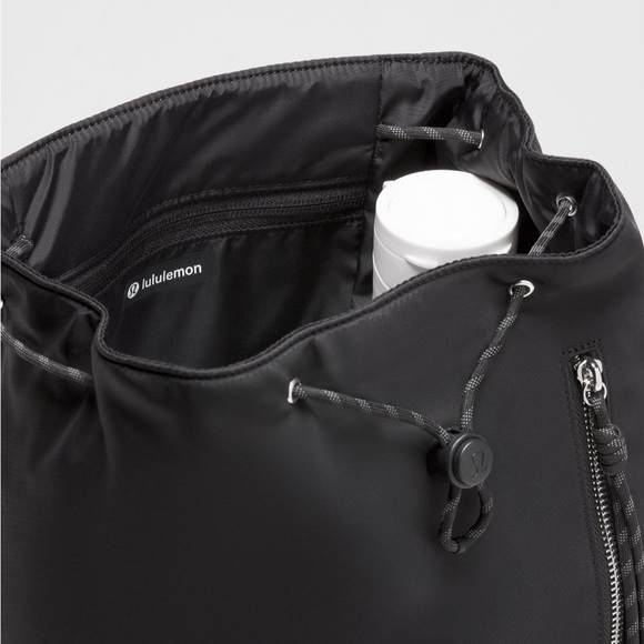 lululemon Drawstring Bucket Backpack 10L - Picture 6 of 8